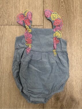 OLD NAVY SLEEVELESS CHAMBRAY BUBBLE ROMPER EMBROIDERED EYELET LACE STRAPS 18-24M
